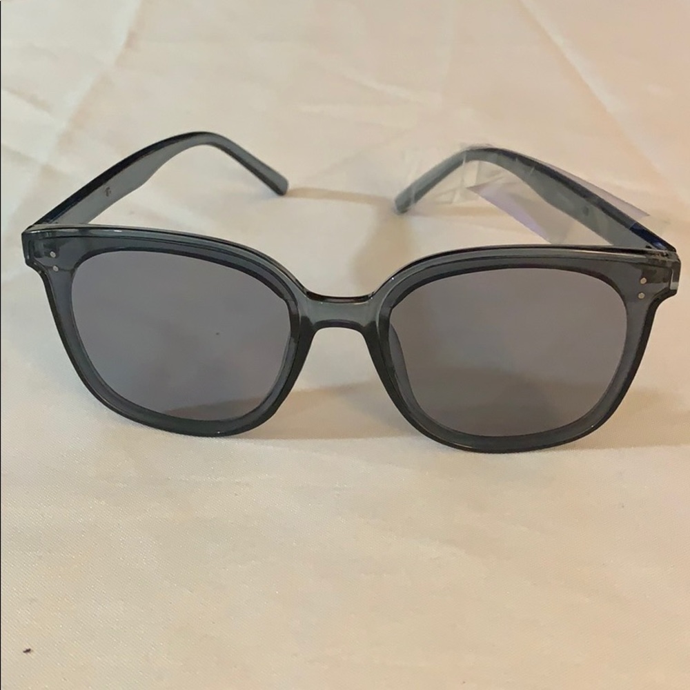 Women’s sunglasses
